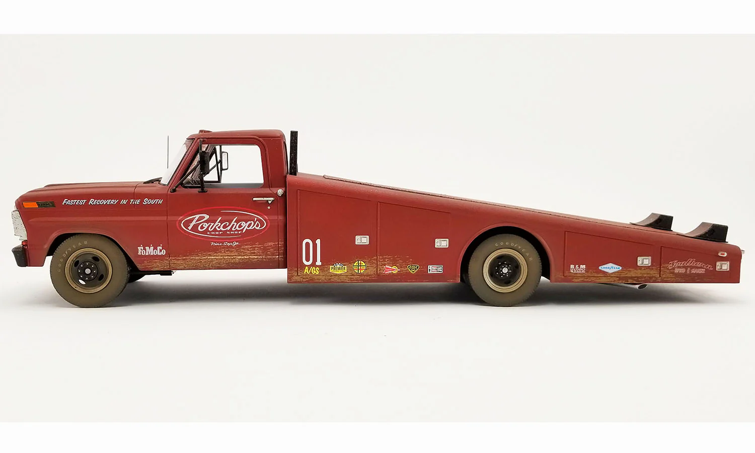 Acme 1970 Ford F-350 Ramp Truck Porkchop's Chop Shop Rusted Look Sports Red Primer 1:18 - Image 3