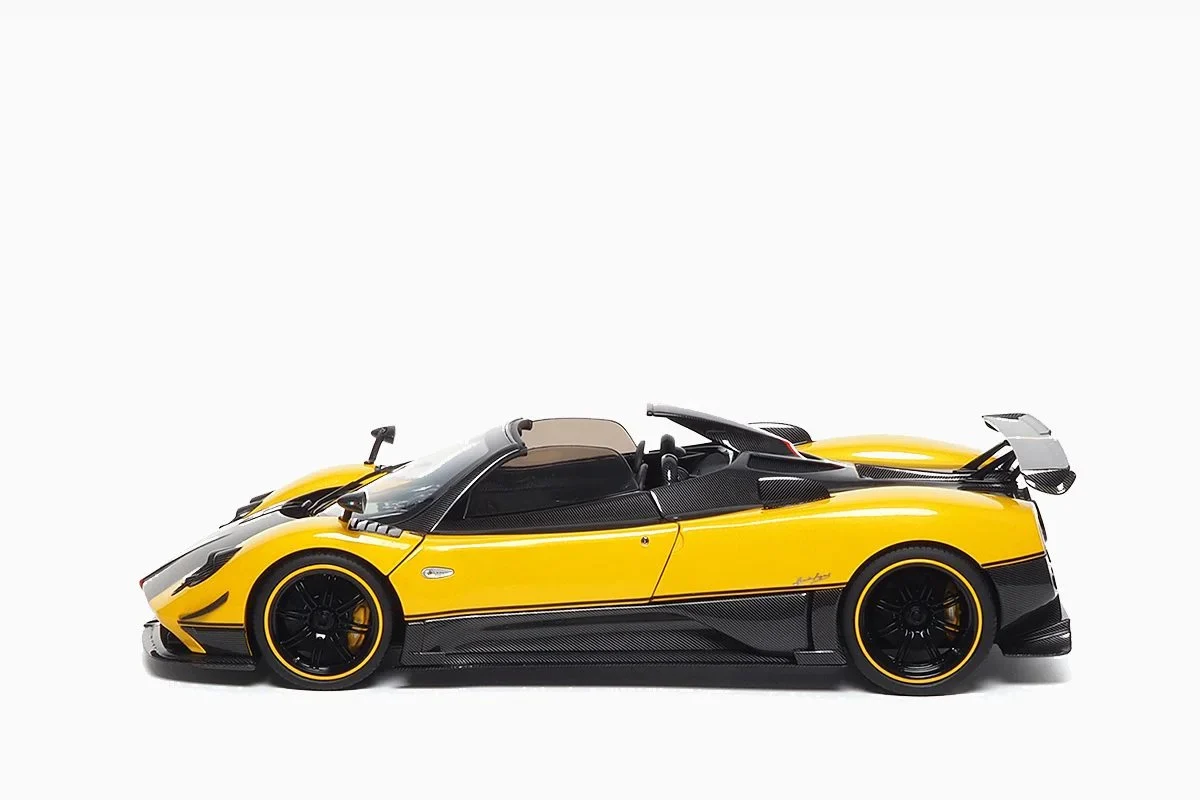 Almost-Real 2009 Pagani Zonda 5 Cinque Roadster Giallo Genevra (Yellow Black Carbon) 1:18 - Image 10