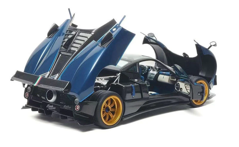 Almost Real 2011 Pagani Zonda Tricolore Blue & Black Carbon 1:18 - Image 7