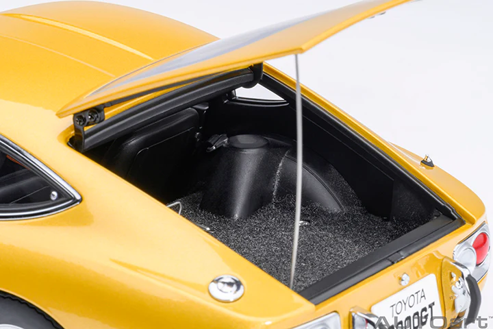 AUTOart 1967 Toyota 2000GT (Upgraded Version) Gold 1:18 - Image 19