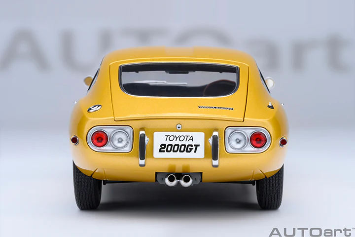 AUTOart 1967 Toyota 2000GT (Upgraded Version) Gold 1:18 - Image 6