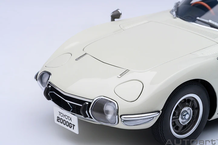 AUTOart 1967 Toyota 2000GT (Upgraded Version) White 1:18 - Image 13