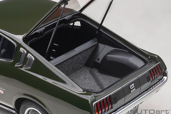 AUTOart 1973 Toyota Celica Liftback 2000GT (RA25) Moss Green 1:18 - Image 12