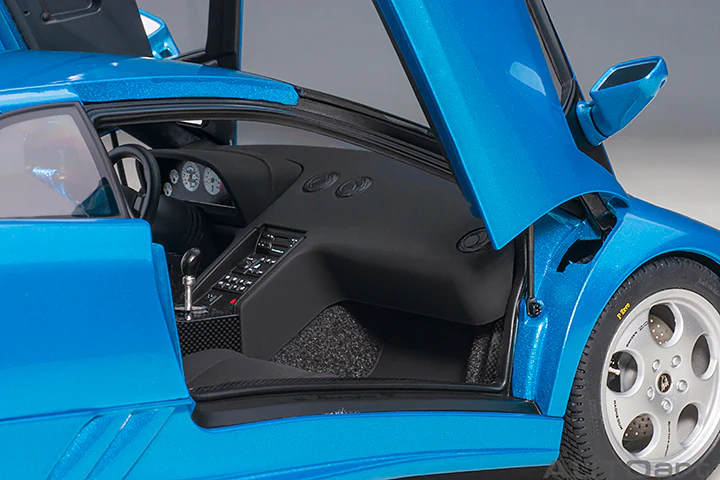AUTOart 1995 Lamborghini Diablo SE30 Blue Sirena Metallic Blue 1:18 - Image 10