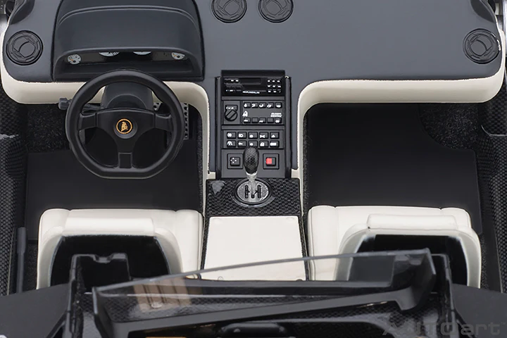 AUTOart 1995 Lamborghini Diablo SE30 Deep Black Metallic 1:18 - Image 16