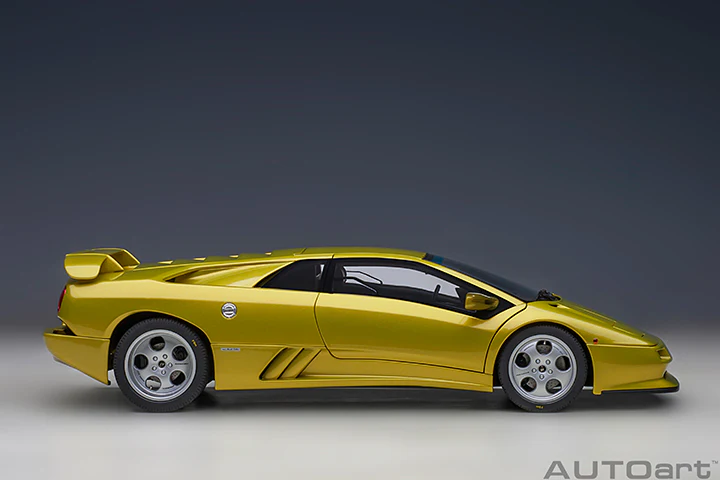 AUTOart 1995 Lamborghini Diablo SE30 Giallo Spyder Metallic Yellow 1:18 - Image 4