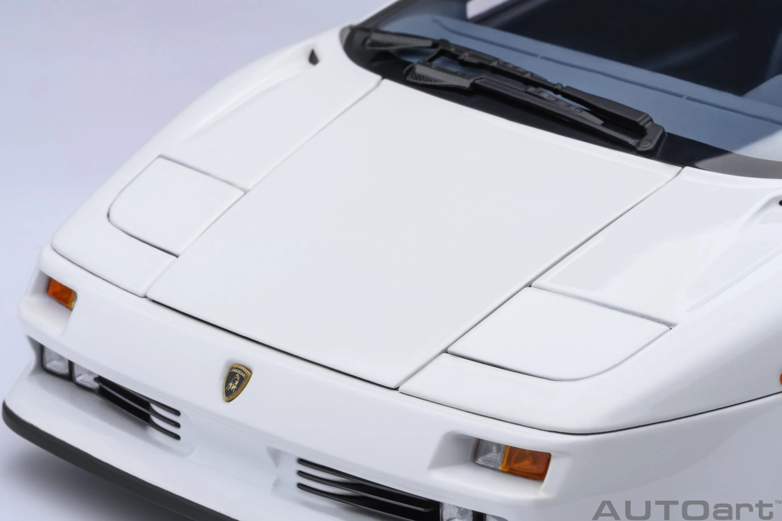 AUTOart 1995 Lamborghini Diablo SE30 Jota Impact White 1:18 - Image 13
