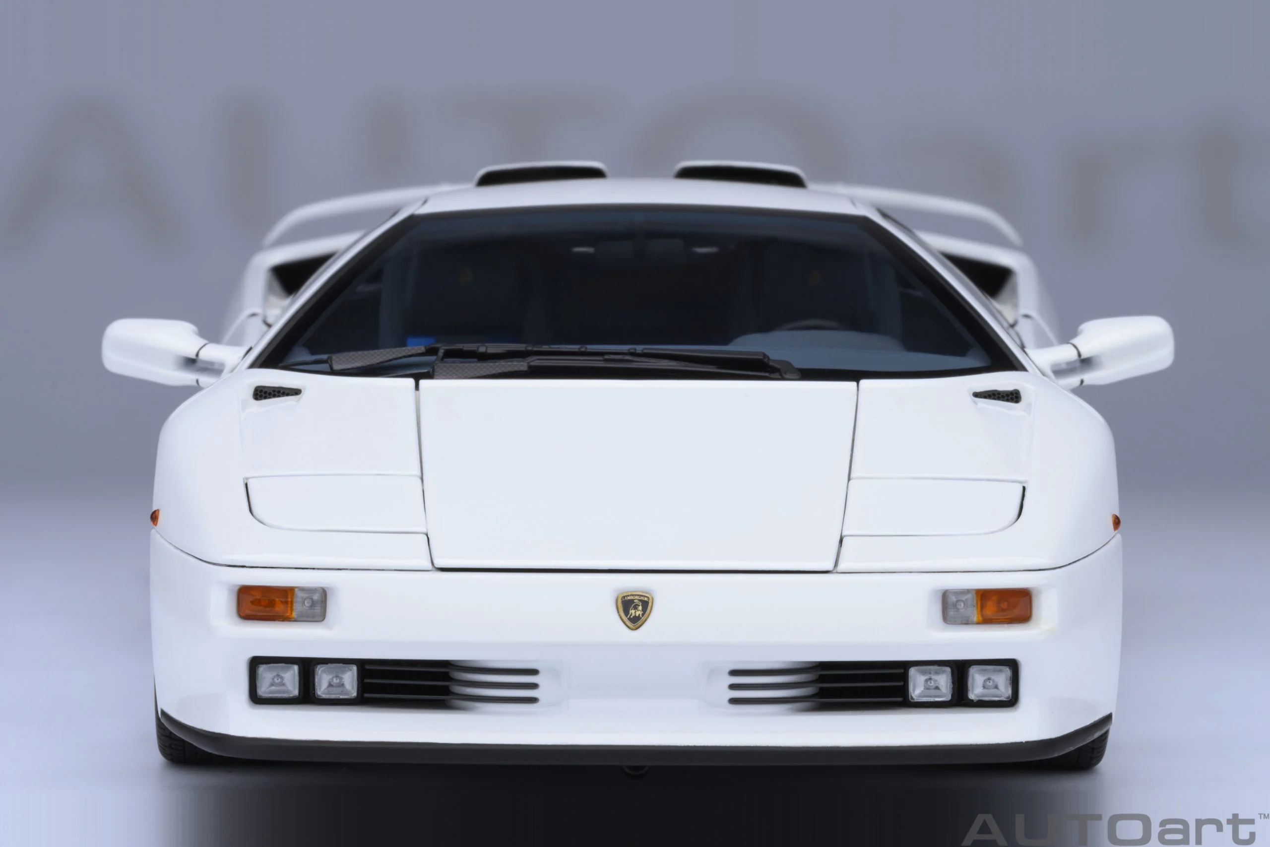 AUTOart 1995 Lamborghini Diablo SE30 Jota Impact White 1:18 - Image 5