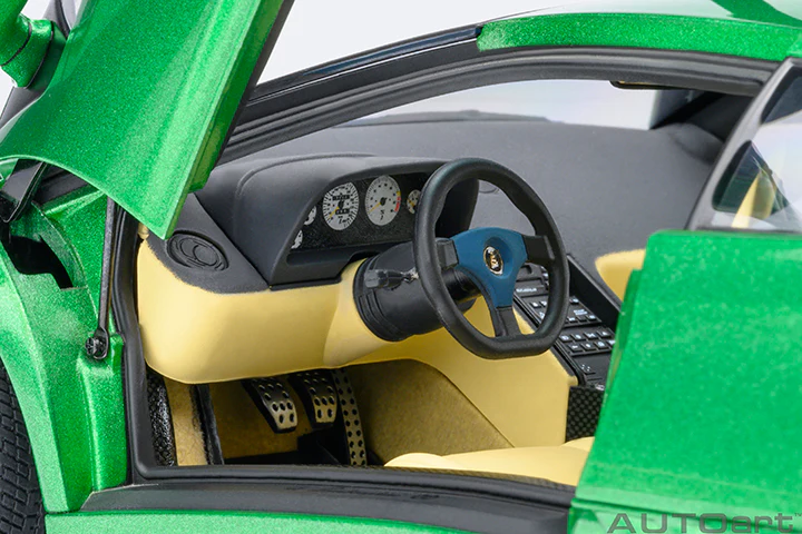 AUTOart 1995 Lamborghini Diablo SE30 Verde Medio Metallic Green 1:18 - Image 10
