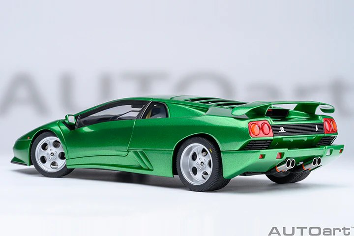 AUTOart 1995 Lamborghini Diablo SE30 Verde Medio Metallic Green 1:18 - Image 2
