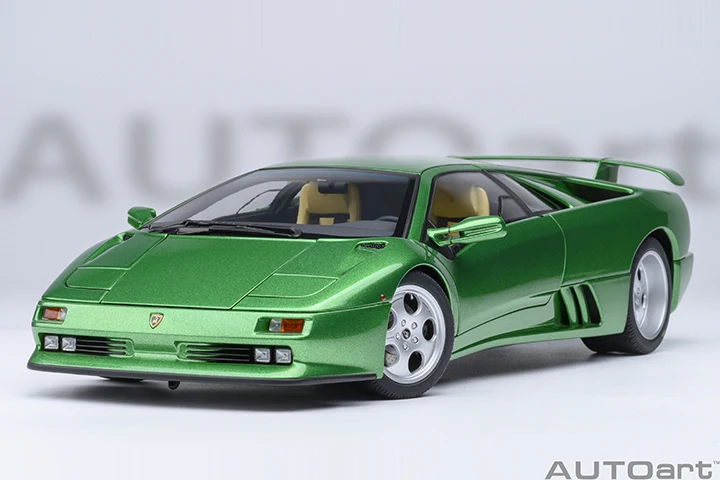 AUTOart 1995 Lamborghini Diablo SE30 Verde Medio Metallic Green 1:18 - Image 4