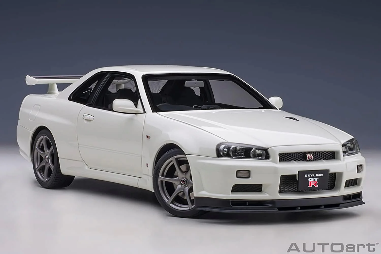 AUTOart 2001 Nissan Skyline GT-R (R34) V-Spec II White Pearl 1:18 - Image 13