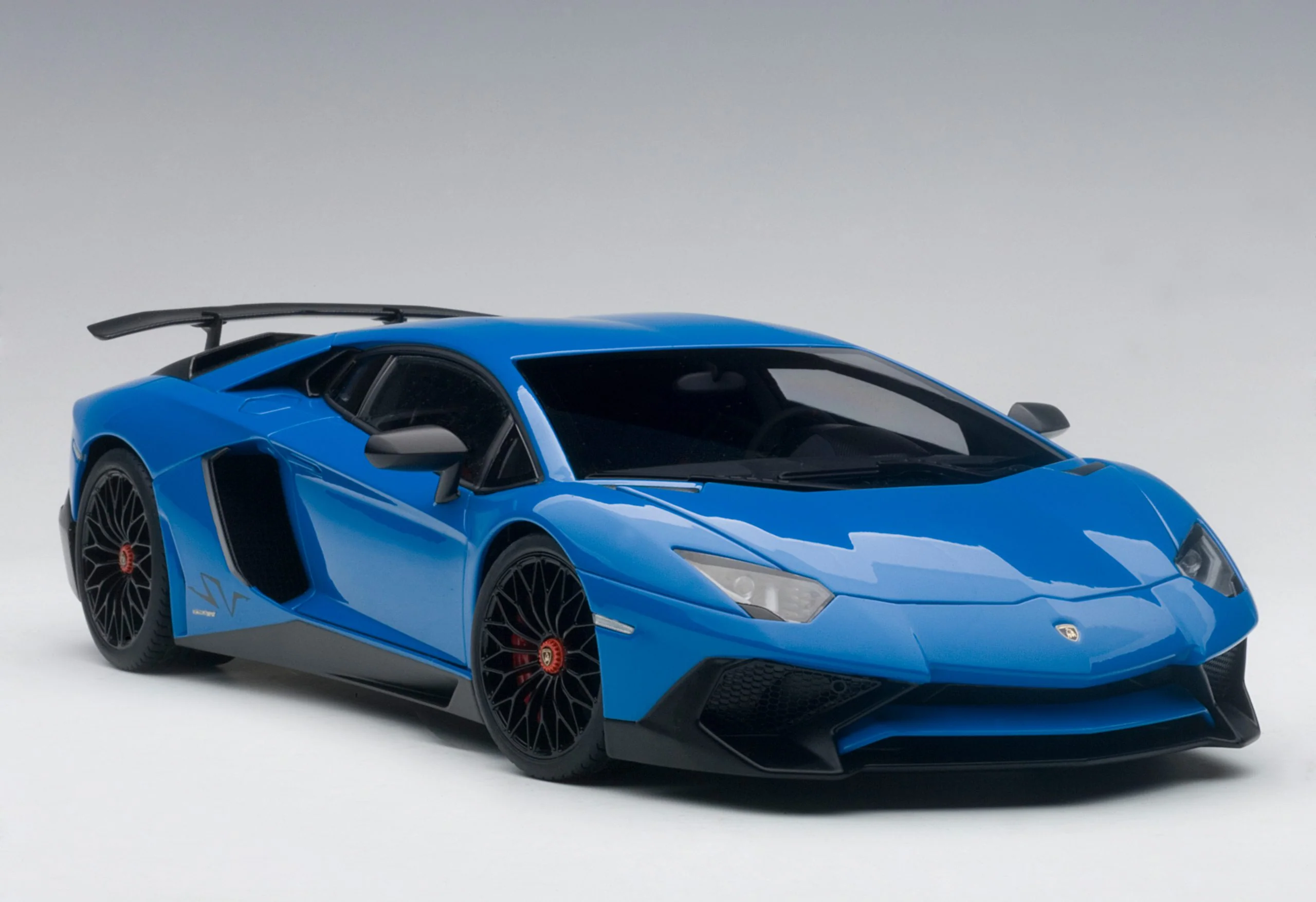 AUTOart 2015 Lamborghini Aventador LP750-4 SV Blu Lemans (Blue) 1:18 - Image 14