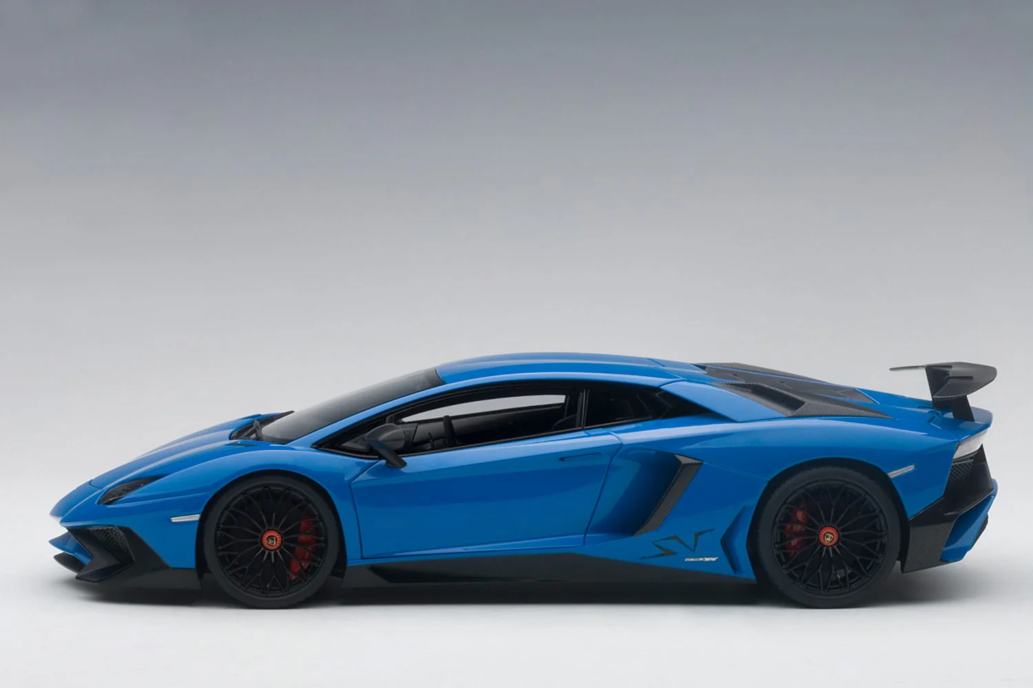 AUTOart 2015 Lamborghini Aventador LP750-4 SV Blu Lemans (Blue) 1:18 - Image 3