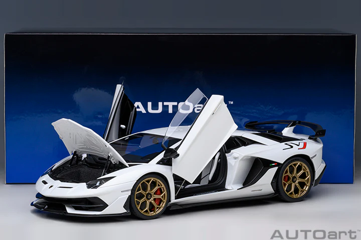 AUTOart 2016 Lamborghini Aventador SVJ Bianco Asopo (Pearl White) 1:18 - Image 19