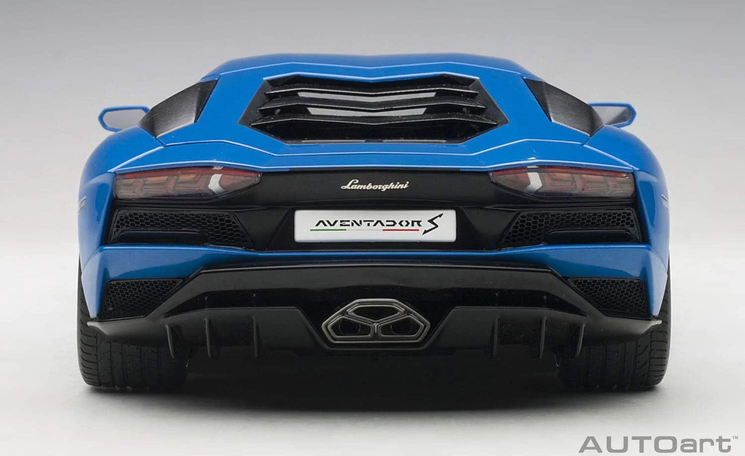 AUTOart 2017 Lamborghini Aventador S Blue Nila 1:18 - Image 4