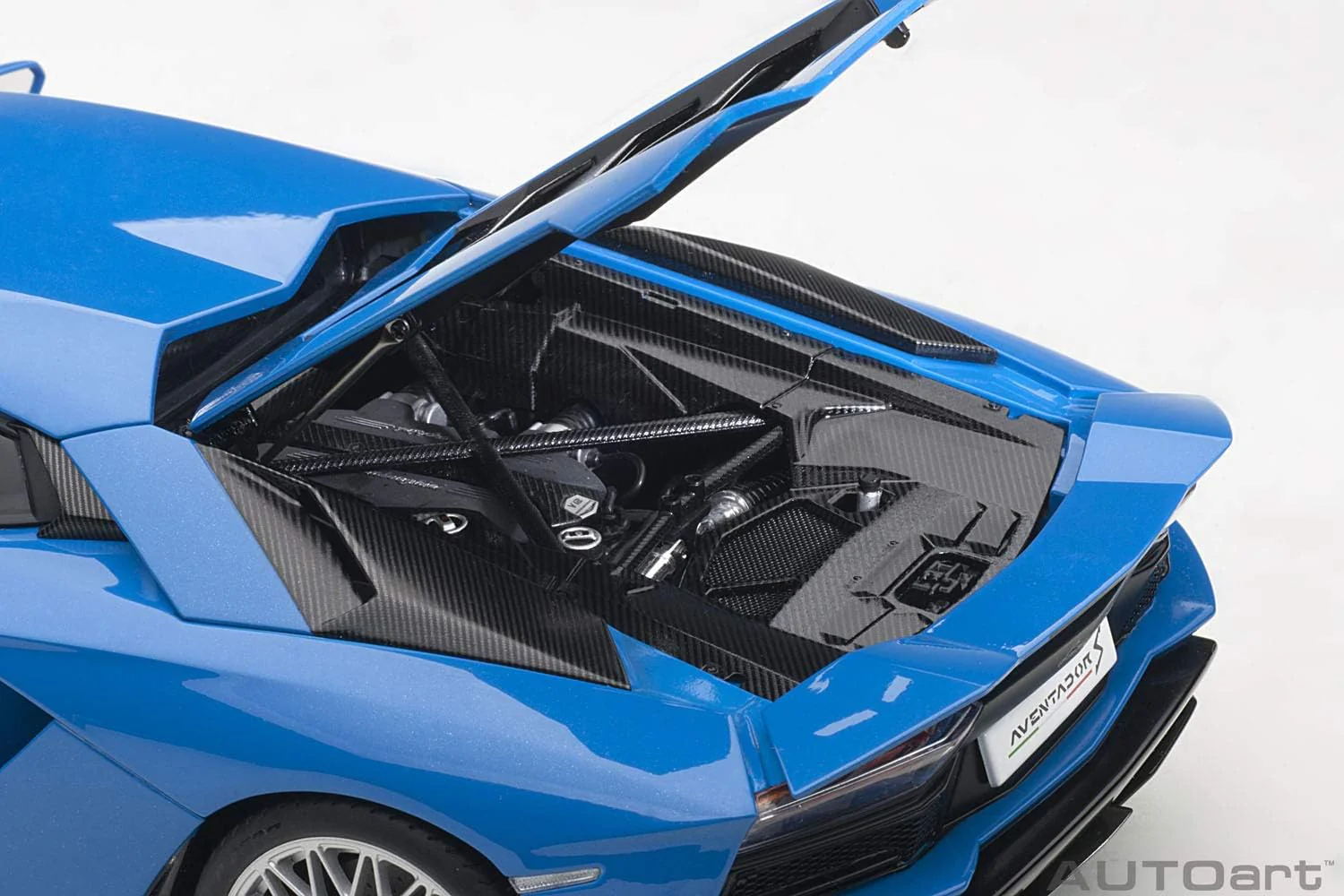 AUTOart 2017 Lamborghini Aventador S Blue Nila 1:18 - Image 9