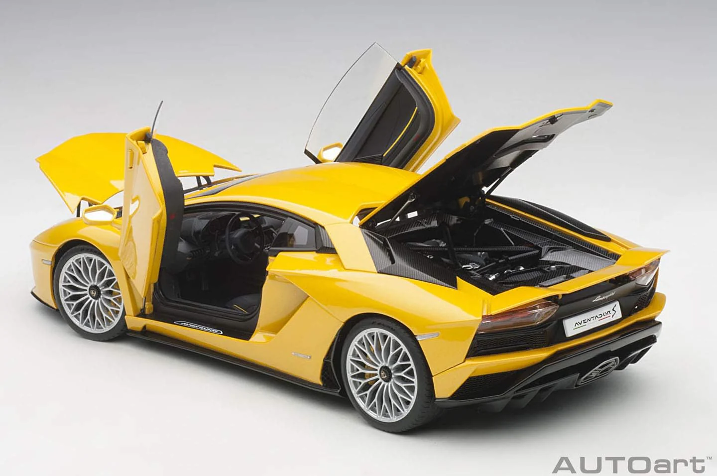 AUTOart 2017 Lamborghini Aventador S Orion Yellow 1:18 - Image 4