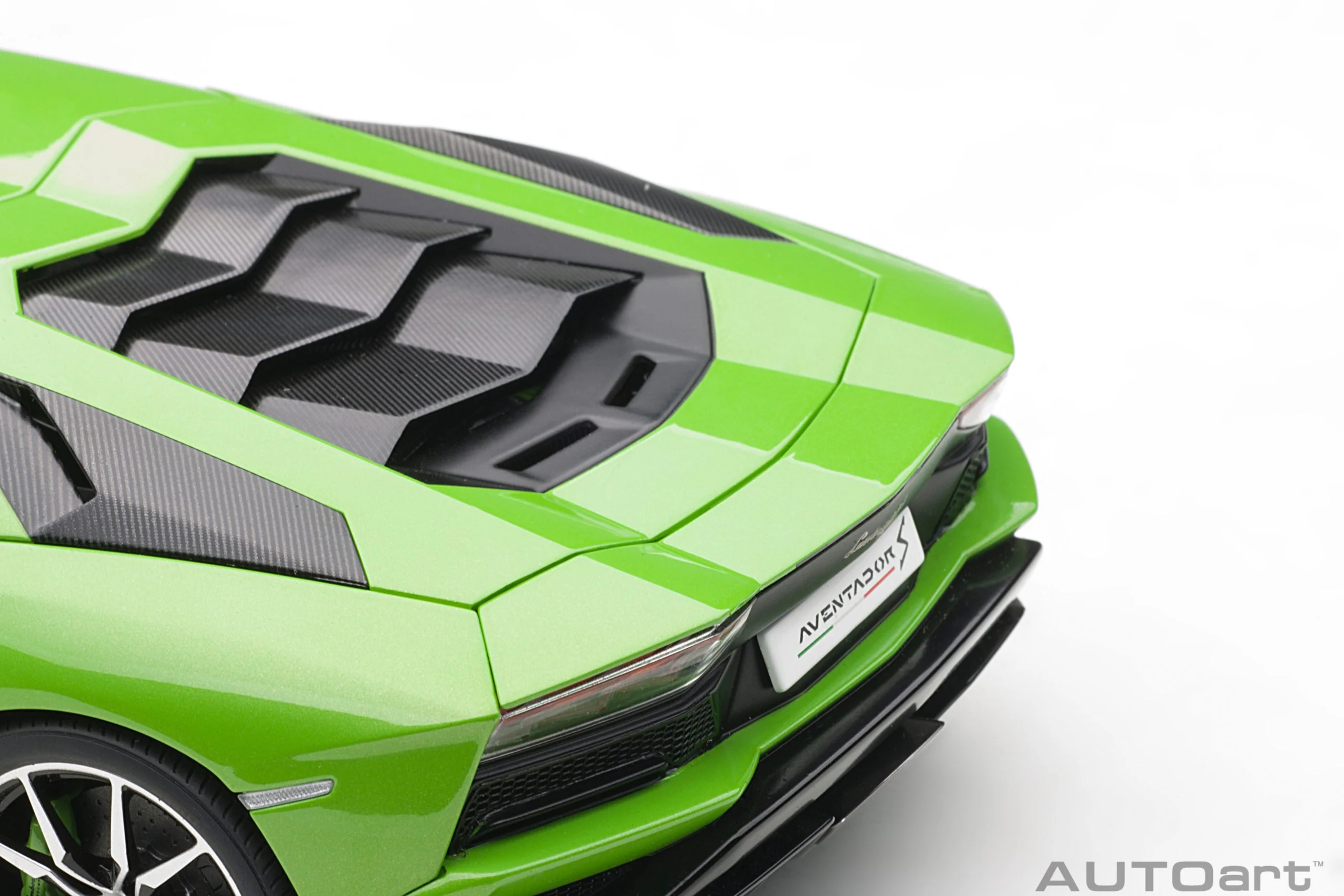 AUTOart 2017 Lamborghini Aventador S Verde Mantis (Pearl Green) 1:18 - Image 14