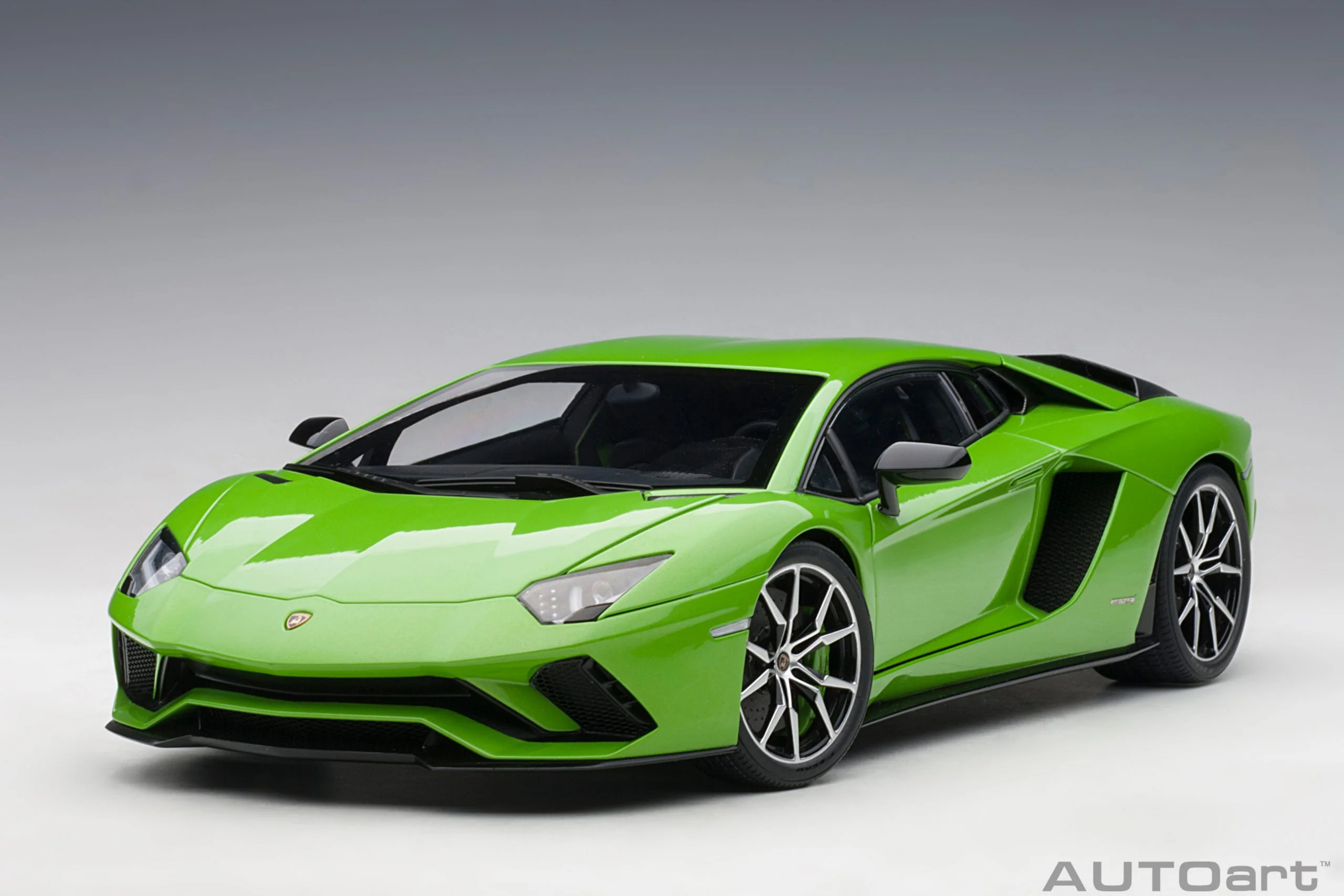 AUTOart 2017 Lamborghini Aventador S Verde Mantis (Pearl Green) 1:18 - Image 17