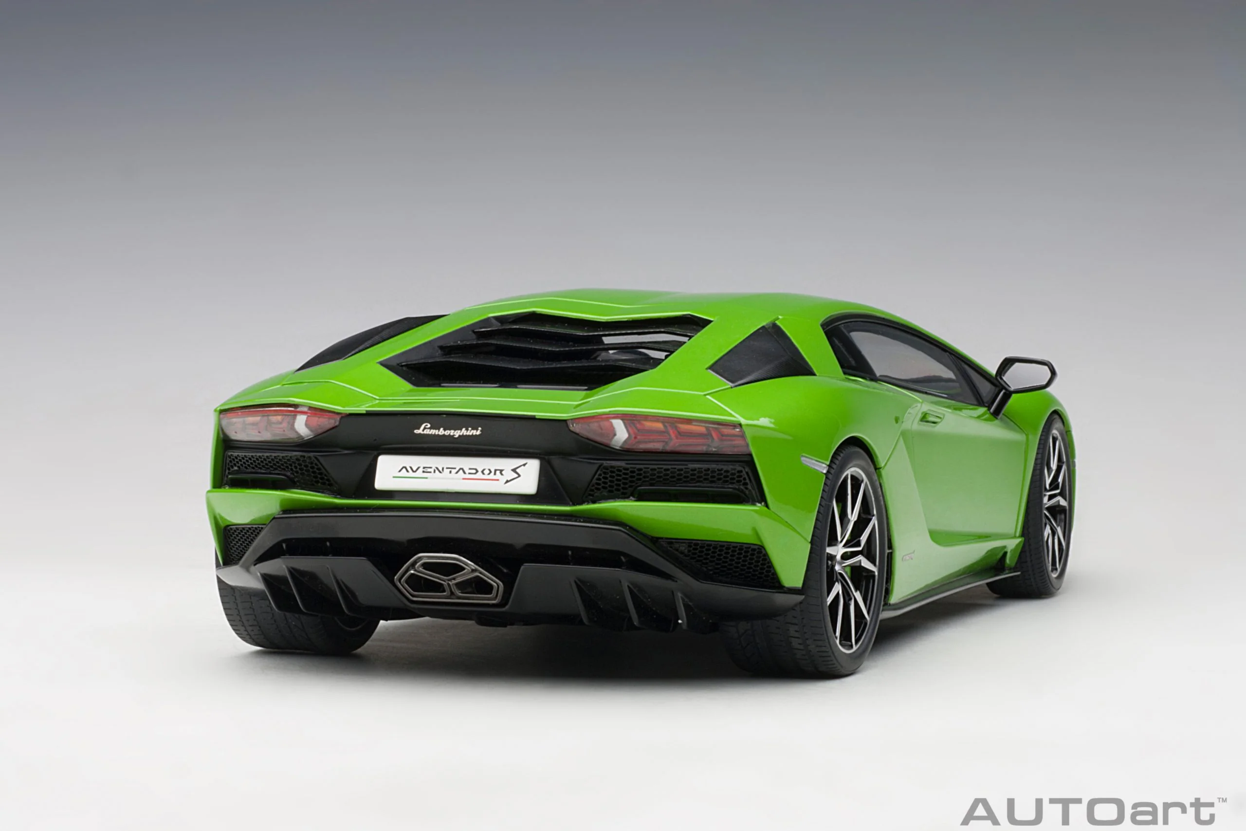 AUTOart 2017 Lamborghini Aventador S Verde Mantis (Pearl Green) 1:18 - Image 19