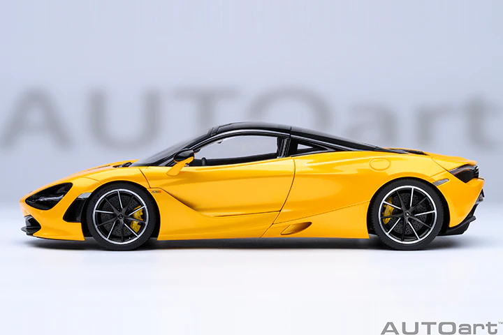 AUTOart 2017 Mclaren 720S Volcano Yellow 1:18 - Image 3