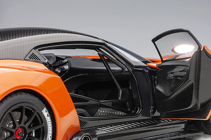 AUTOart 2019 Aston Martin Vulcan Madagascar Orange 1:18 - Image 9