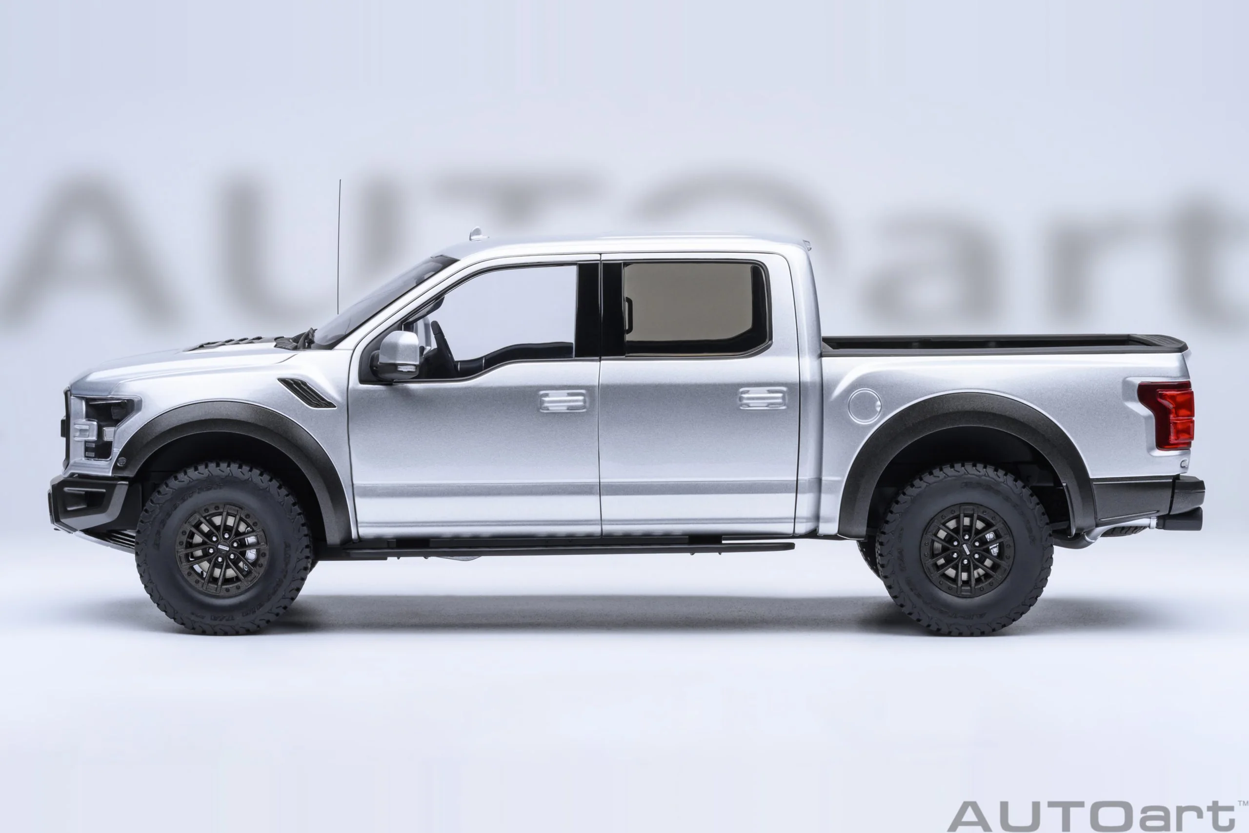 AUTOart 2019 Ford F-150 Raptor Supercrew Ingot Silver 1:18 - Image 3