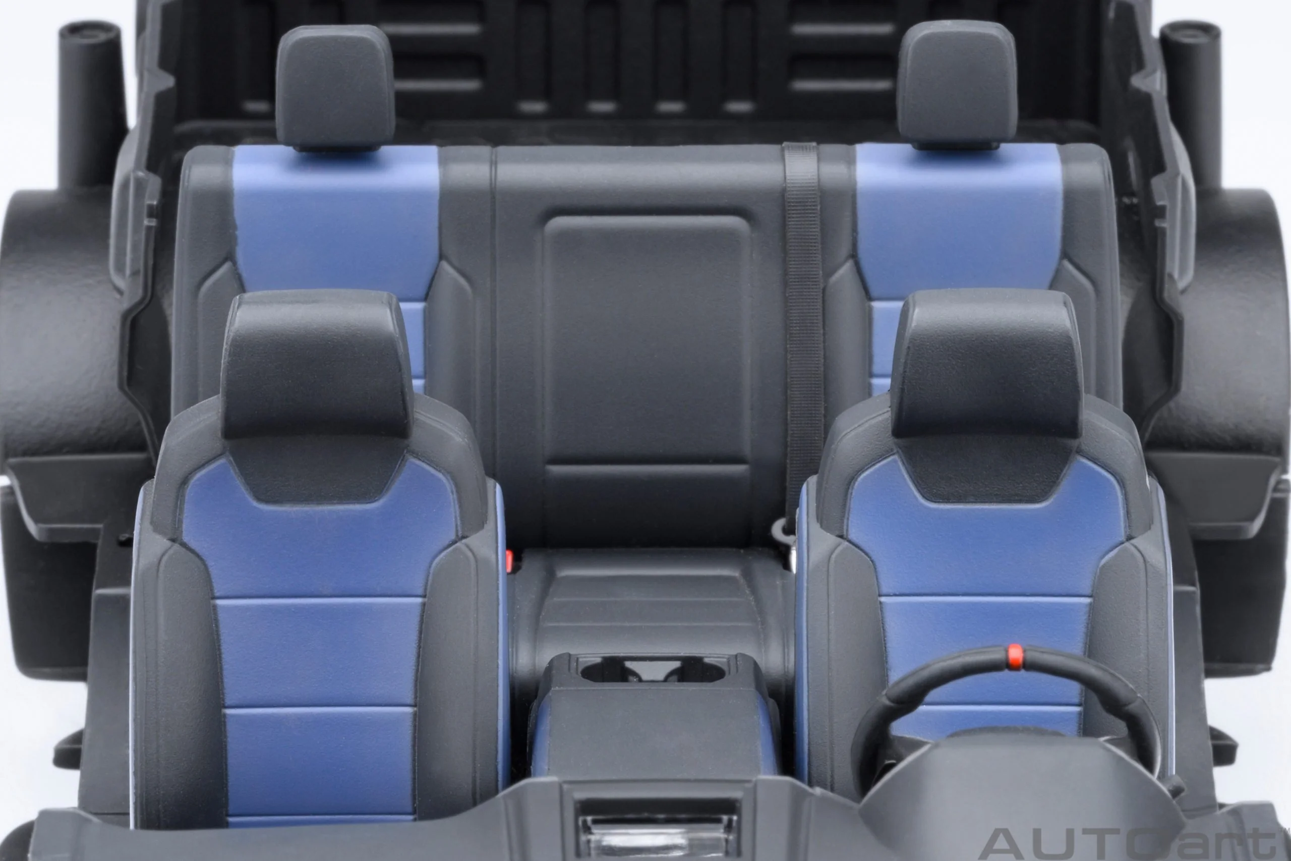 AUTOart 2019 Ford F-150 Raptor Supercrew Velocity Blue 1:18 - Image 15