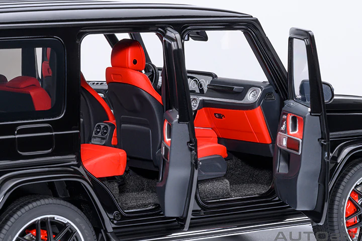 AUTOart 2019 Mercedes-Benz G63 AMG 4x4 G-Class Gloss Black 1:18 - Image 10