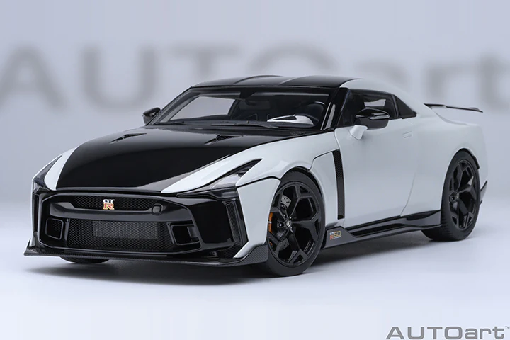 AUTOart 2020 Nissan GT-R (R50) by Italdesign Metallic White w/ Black 1:18 - Image 21