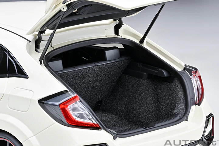 AUTOart 2021 Honda Civic Type R (FK8) Championship White 1:18 - Image 12