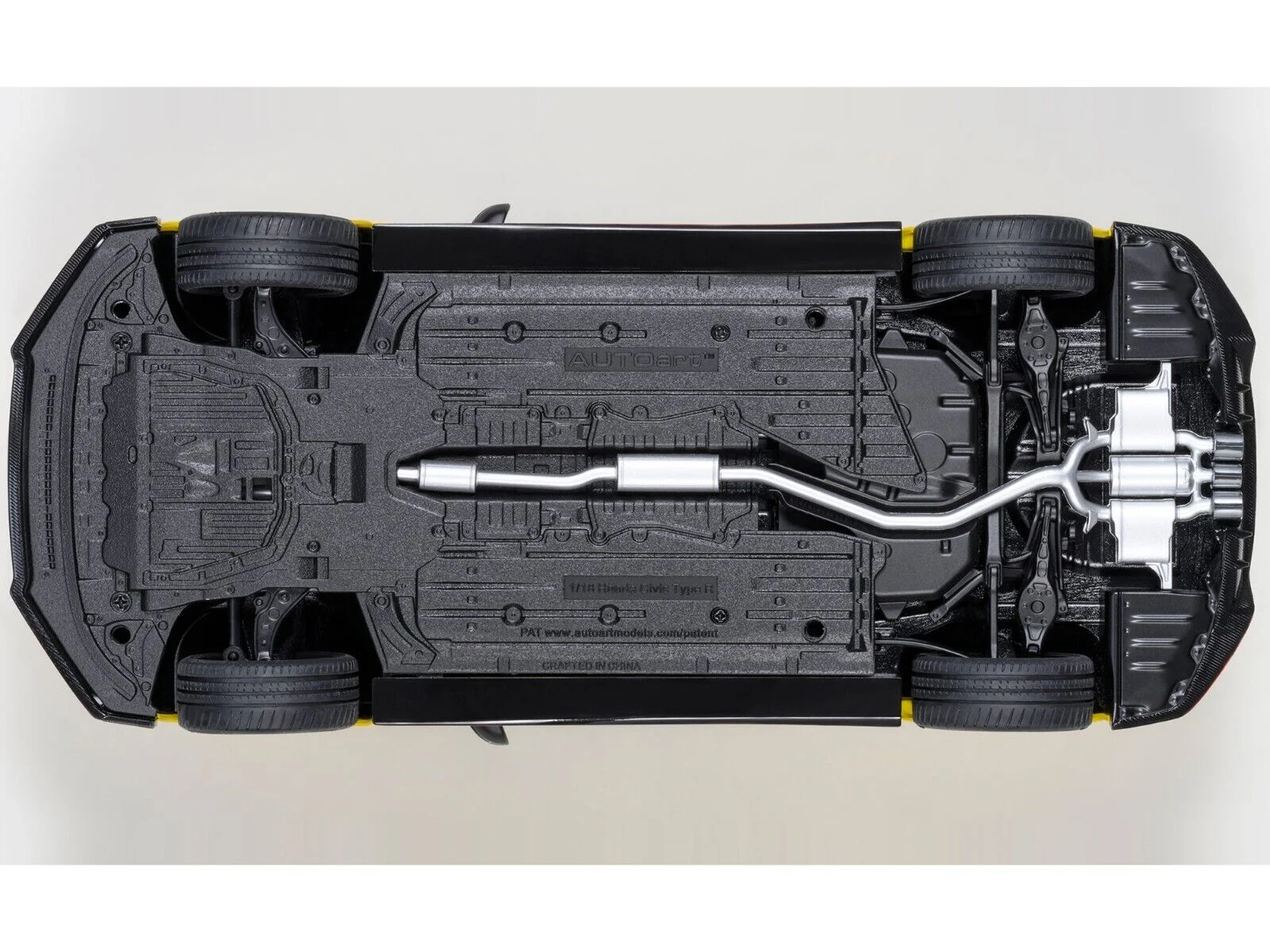 AUTOart 2021 Honda Civic Type R (FK8) Sunlight Yellow 1:18 - Image 12
