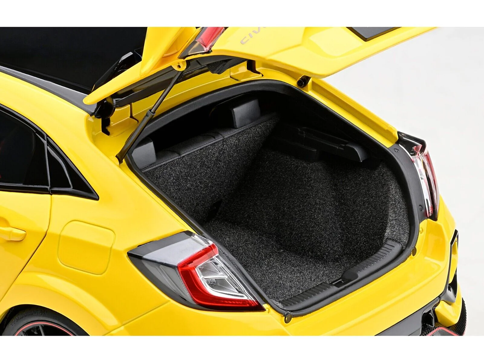 AUTOart 2021 Honda Civic Type R (FK8) Sunlight Yellow 1:18 - Image 5