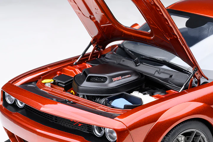 AUTOart 2022 Dodge Challenger R/T Scat Pack Widebody Sinamon Stick 1:18 - Image 11