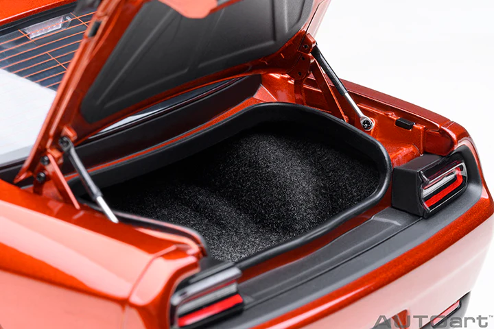AUTOart 2022 Dodge Challenger R/T Scat Pack Widebody Sinamon Stick 1:18 - Image 12
