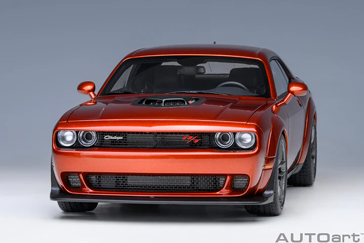 AUTOart 2022 Dodge Challenger R/T Scat Pack Widebody Sinamon Stick 1:18 - Image 18