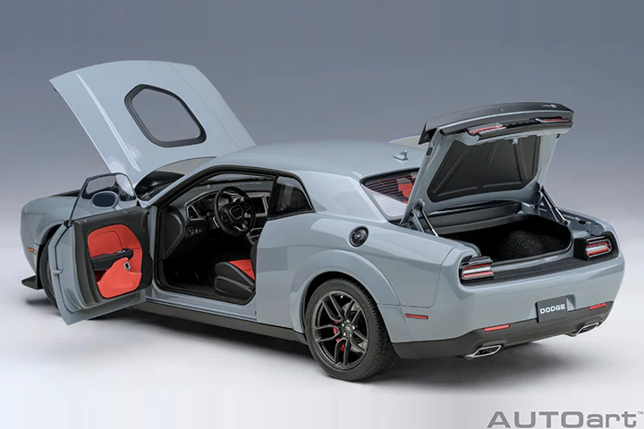 AUTOart 2022 Dodge Challenger R/T Scat Pack Widebody Smoke Show 1:18 - Image 15