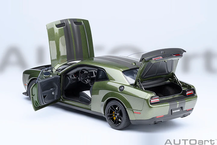 AUTOart 2022 Dodge Challenger SRT Jailbreak F8 Green 1:18 - Image 16
