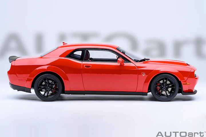 AUTOart 2022 Dodge Challenger SRT Jailbreak TorRed 1:18 - Image 4
