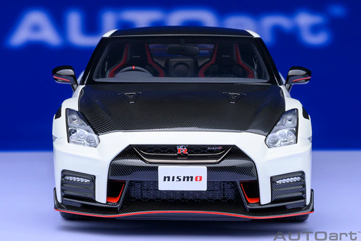 AUTOart 2022 Nissan Skyline GT-R (R35) Nismo Special Edition Brilliant White Pearl 1:18 - Image 7