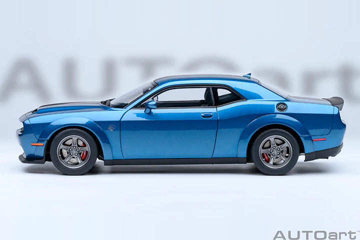 AUTOart 2023 Dodge Challenger SRT Super Stock Frostbite Blue 1:18 - Image 3