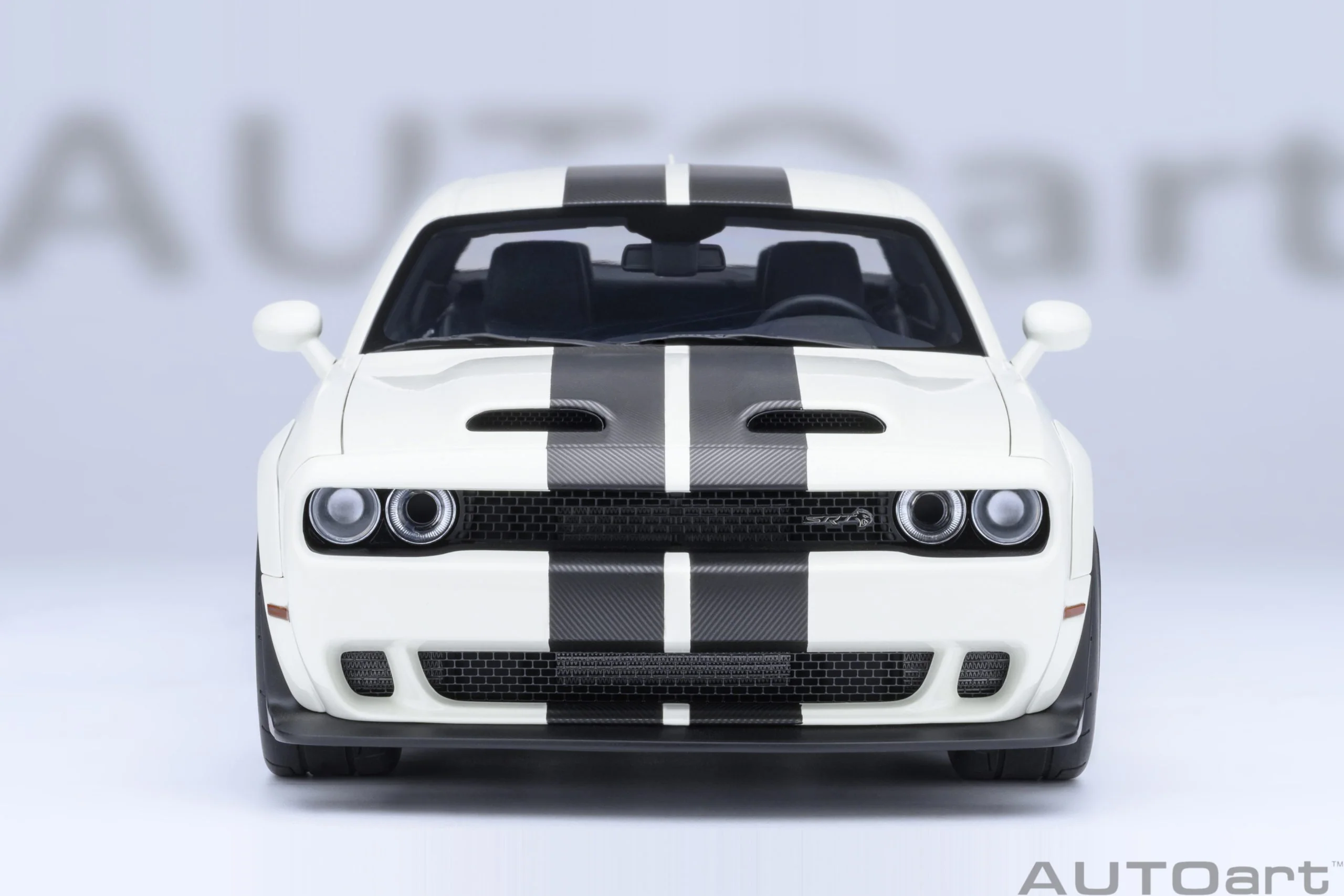 AUTOart 2023 Dodge Challenger SRT Super Stock Knuckle White 1:18 - Image 5