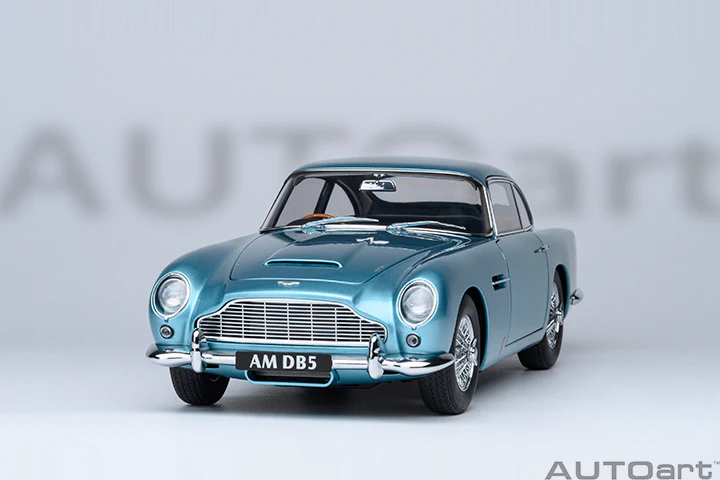 AUTOart Aston Martin DB5 Caribbean Pearl Blue 1:18 - Image 20