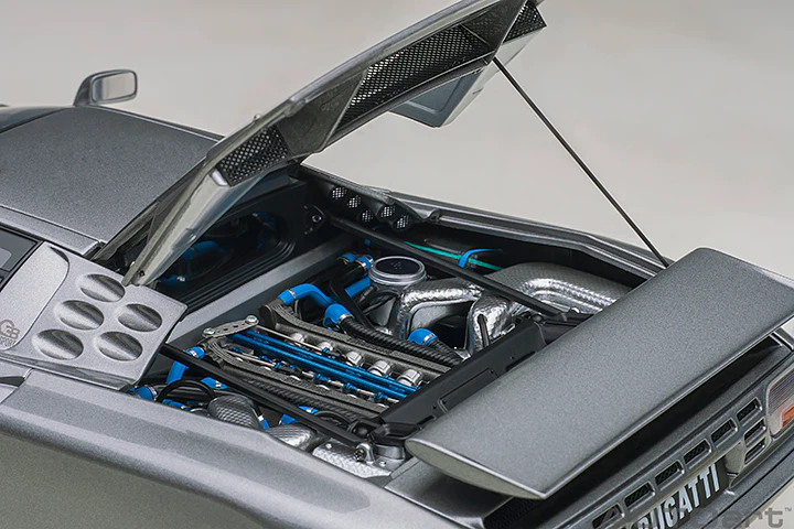 AUTOart Bugatti EB110 SS Grigio Metalizzatto (Silver) 1:18 - Image 12