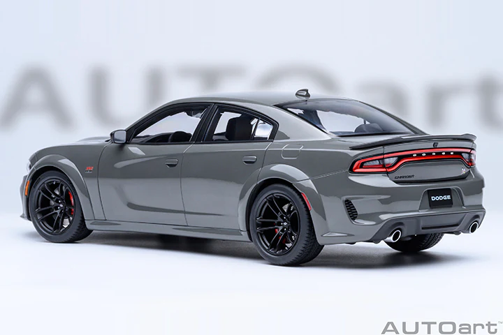 AUTOart Dodge Charger R/T Scat Pack Widebody Destroyer Grey 1:18 - Image 2