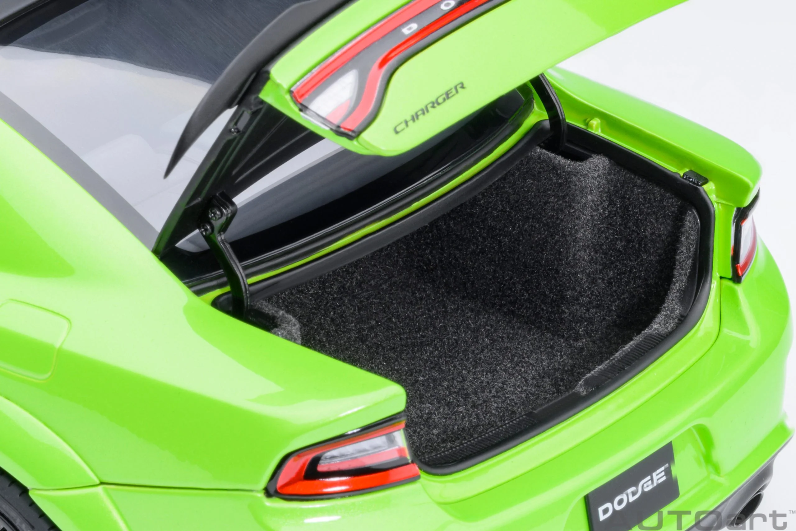 AUTOart Dodge Charger R/T Scat Pack Widebody Sublime Green 1:18 - Image 11