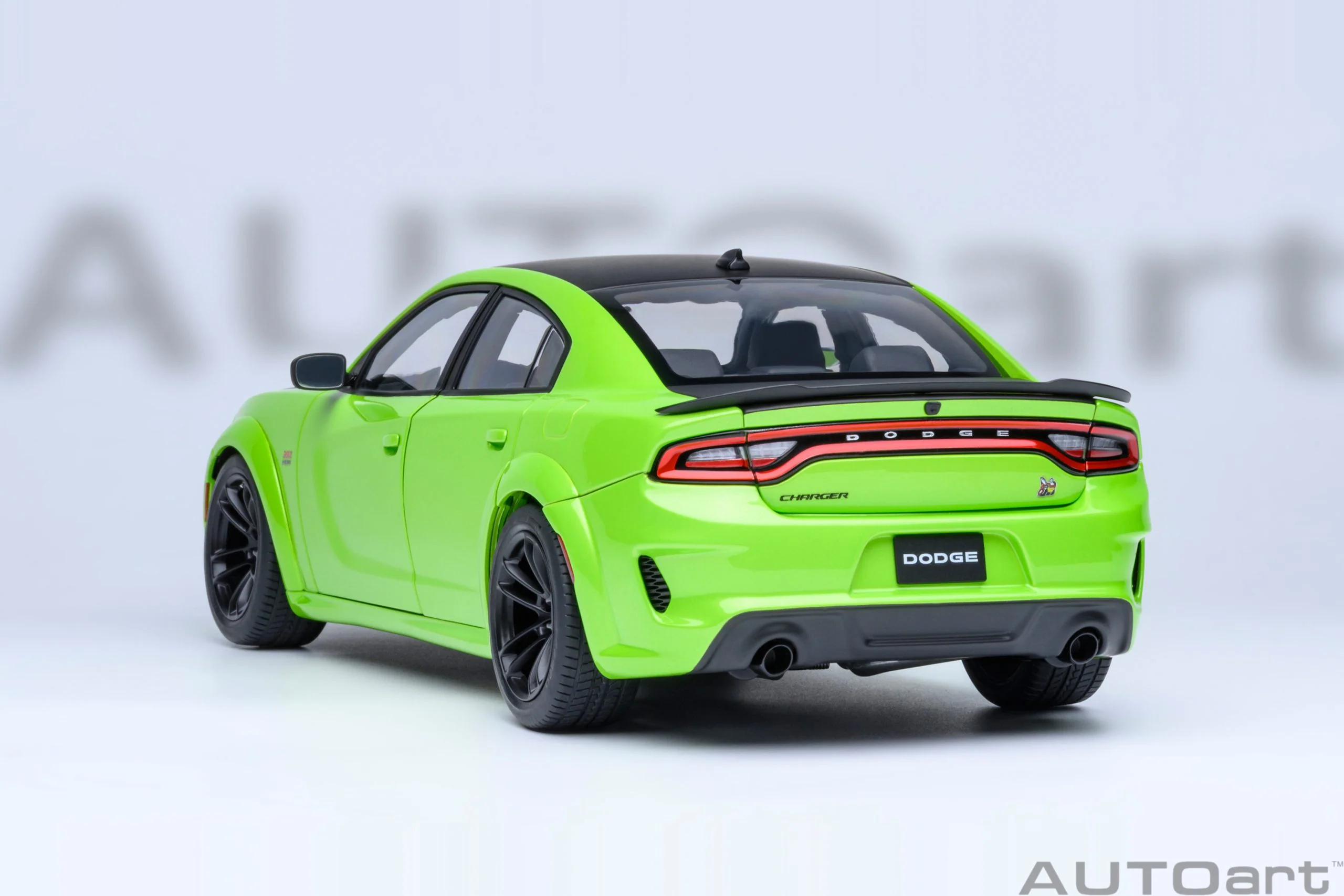 AUTOart Dodge Charger R/T Scat Pack Widebody Sublime Green 1:18 - Image 18
