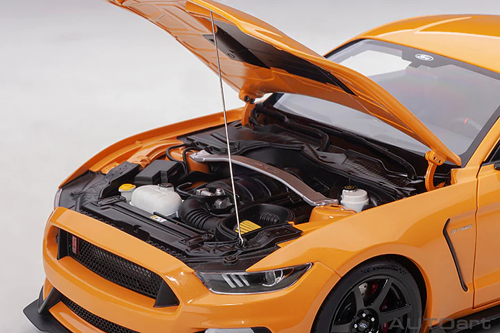AUTOart Ford Shelby Mustang GT500 Cyber Orange 1:18 - Image 10