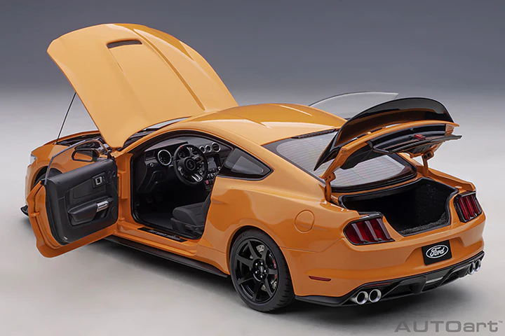 AUTOart Ford Shelby Mustang GT500 Cyber Orange 1:18 - Image 12